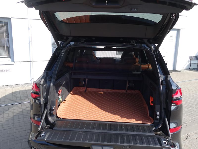 BMW X5 (2024) 40 d xDrive M Sport - fotka 6 z 20