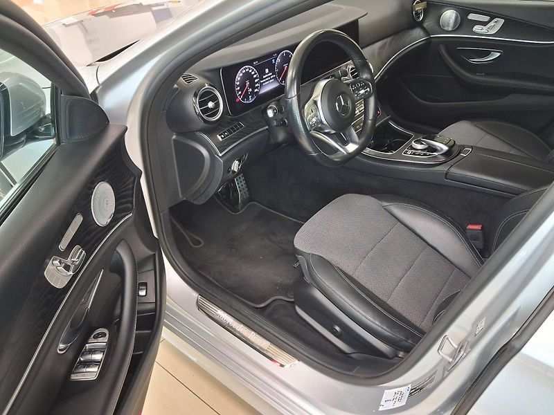 Mercedes-Benz Třídy E E 220d 4MATIC Sport Style, ČR - fotka 7 z 32