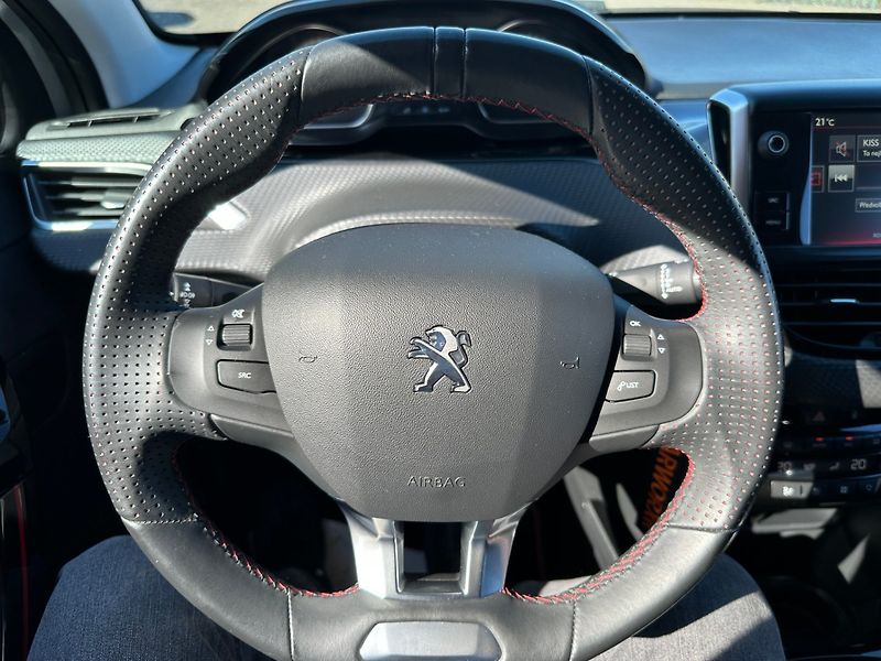 Peugeot 2008 (2016) 1.6Hdi 88kw GT-line - fotka 18 z 26