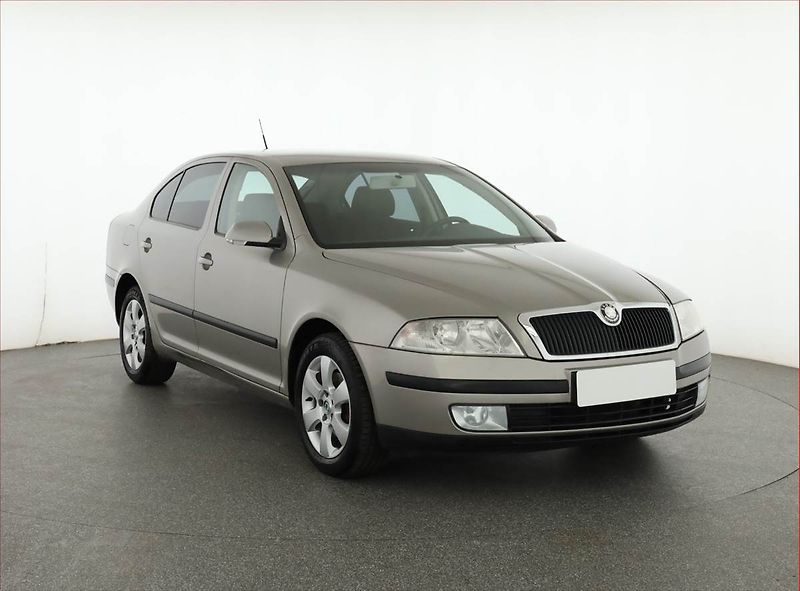 Škoda Octavia (2007) 2.0 TDI, nová STK, udržované - fotografie inzerátu