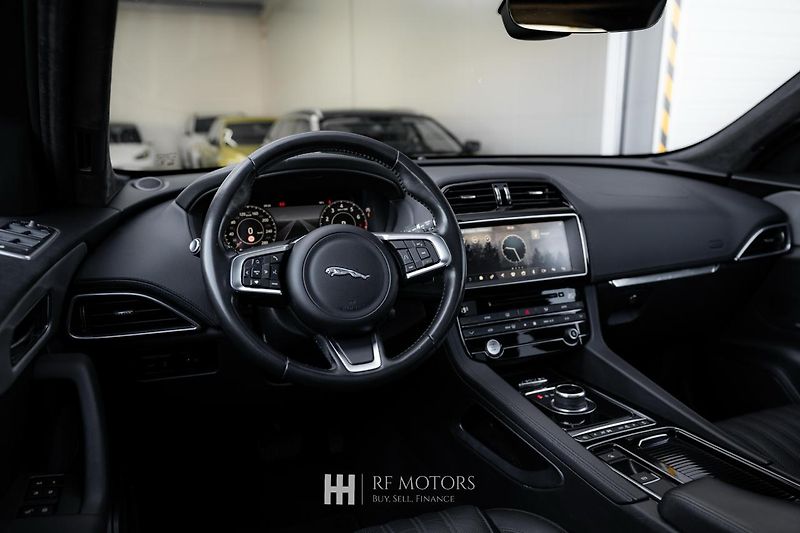 Jaguar F-Pace (2020) 2.0 P250 184kW 4x4 - fotka 19 z 43