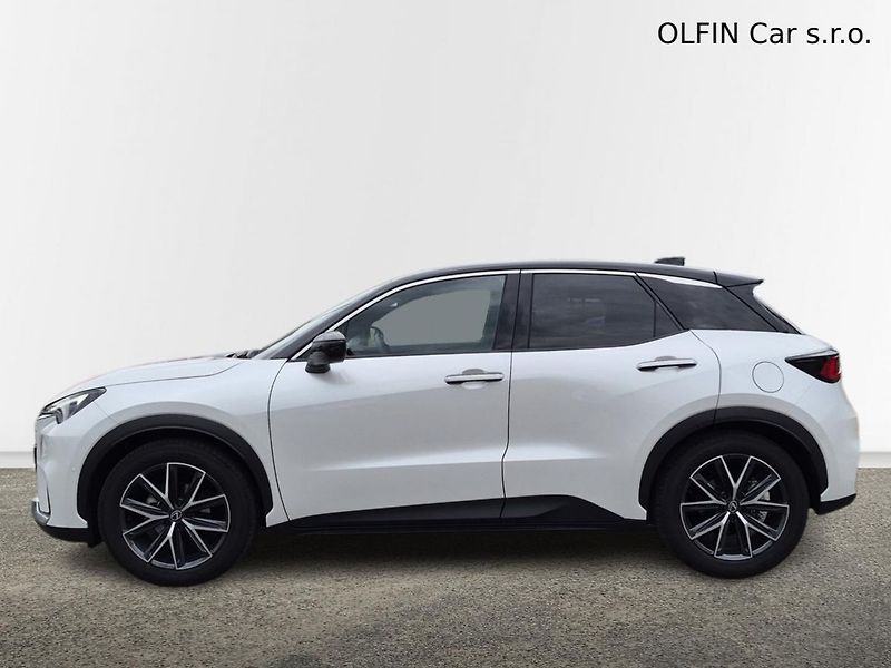 Lexus LBX 1.5HEV 4X4 COOL Advanced Premi - fotka 3 z 26