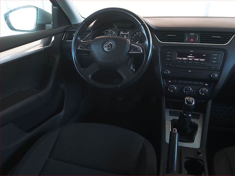 Škoda Octavia (2013) 1.8 TSI, Tempomat - fotka 7 z 17