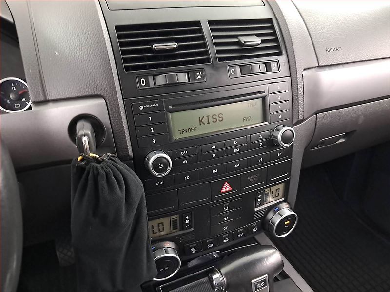 Volkswagen Touareg (2008) 2.5 R5 TDI, 4X4, Automat - fotka 12 z 20