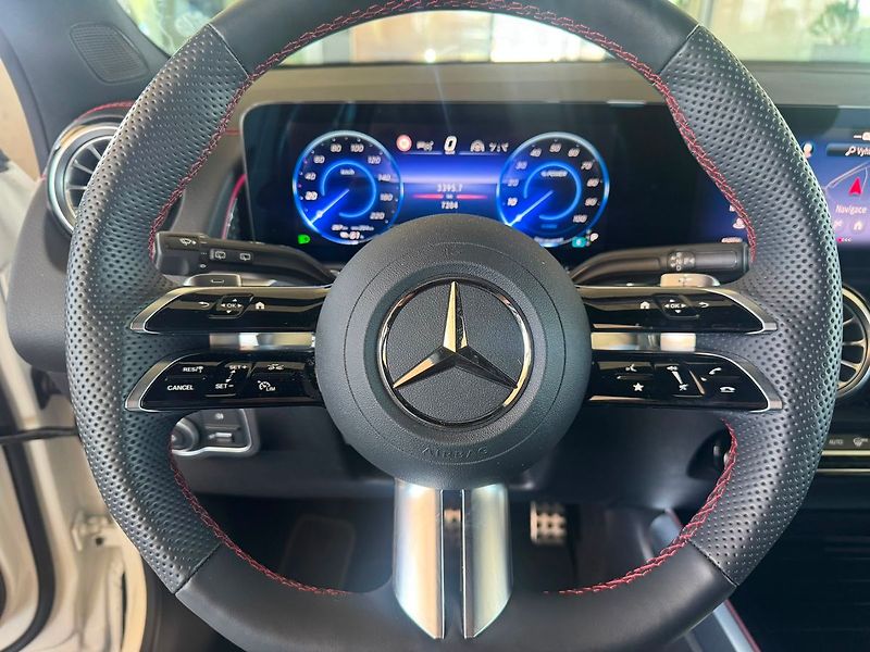 Mercedes-Benz EQB 350  4MATIC - fotka 12 z 13