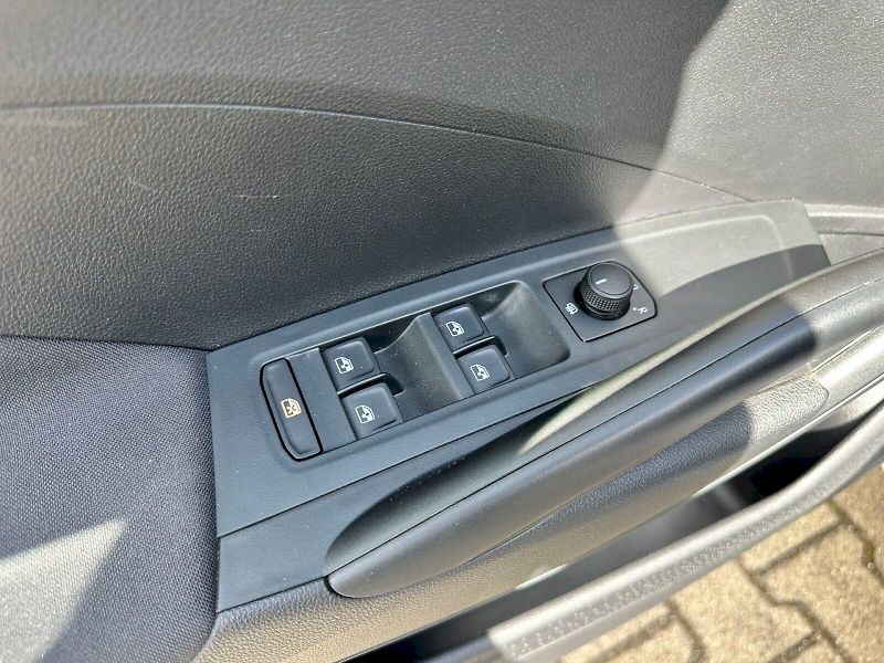 Škoda Fabia (2023) 1.0 TSI 70kW Ambition Plus - fotka 8 z 24