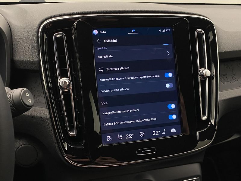 Volvo XC40 PURE ELECTRIC RECHARGE PLUS CZ - fotka 47 z 52