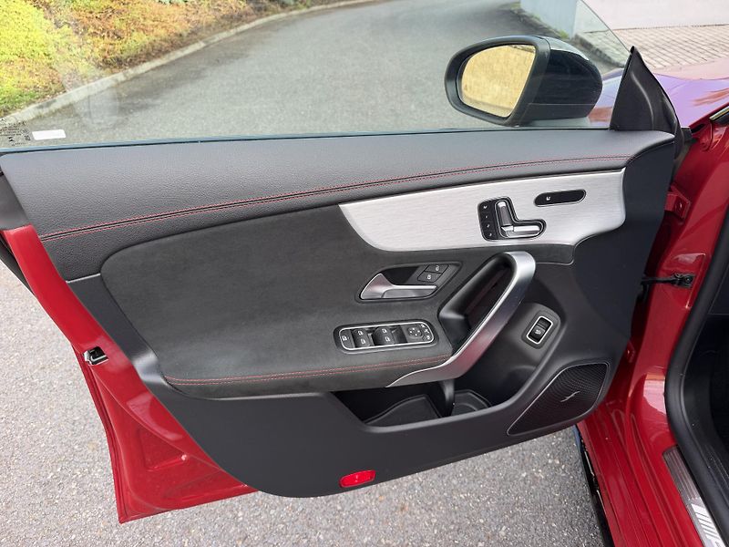 Mercedes-Benz CLA AMG CLA 35 225kW automat kůže  - fotka 14 z 23