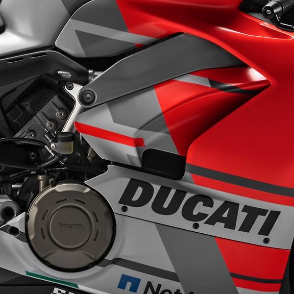 Ducati Panigale V4 S (2018) CORSE ex Jorge Lorenzo - fotka 19 z 39