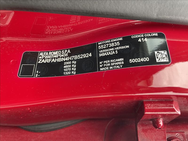 Alfa Romeo Stelvio 2,0 Turbo 280k Q4 AT8 4x4 Tažn - fotka 28 z 30