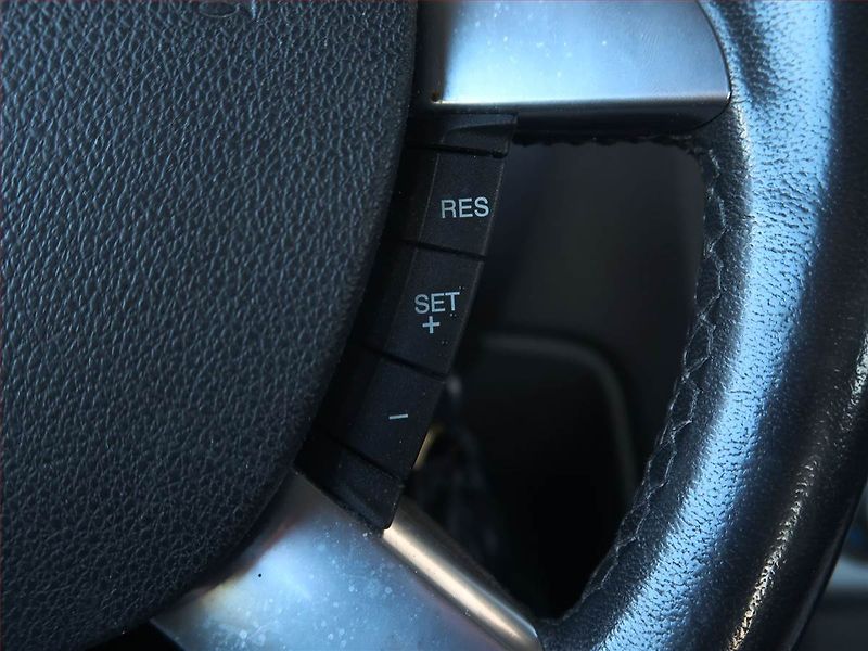 Ford Focus (2008) 1.6 16V, po STK, rezervace - fotka 16 z 16
