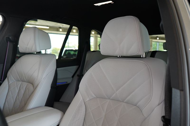 BMW X5 30d xDrive, Vzduch, Nezávislé - fotka 20 z 46