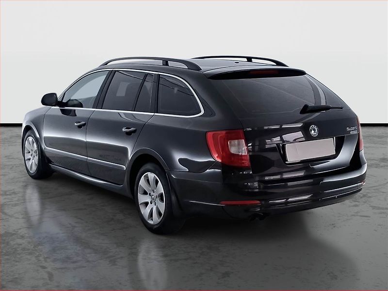 Škoda Superb (2011) Ambition 1.6 TDI, Serv.kniha - fotka 4 z 19