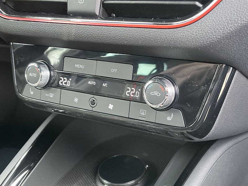 Škoda Kamiq (2026) 1.0 TSI 85 KW DSG Monte Carlo - fotka 16 z 27