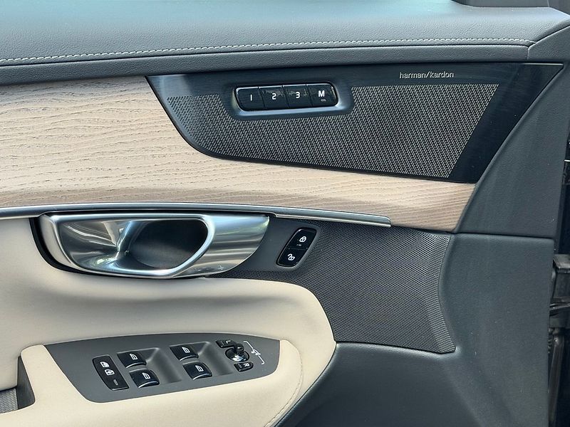 Volvo XC90 B5 PLUS, 360°, VZDUCH, VENTILA - fotka 9 z 25
