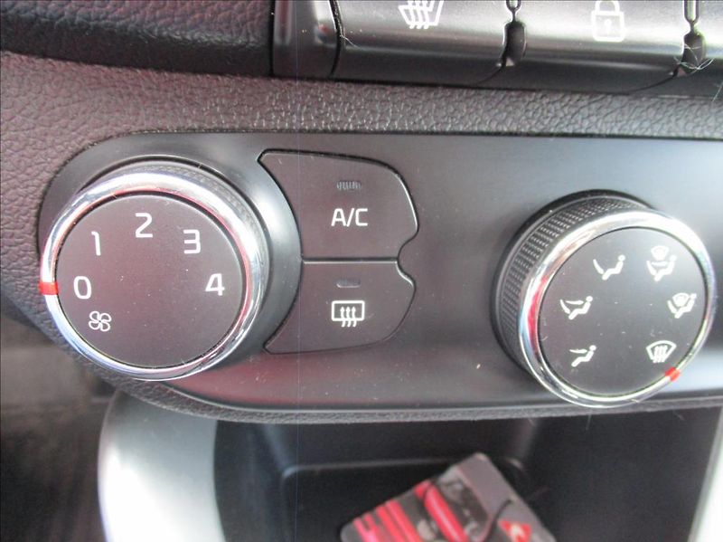 Kia Ceed 1,6 CRDi, klima,servis,DPH,CZ, - fotka 24 z 40