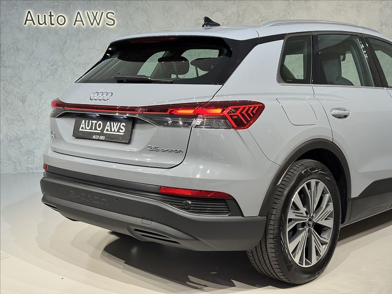 Audi Q4 e-tron 35 125kW LED Kessy PDC - fotka 11 z 45