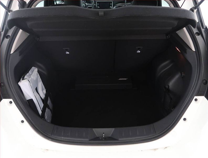 Nissan Leaf (2020) 62 kWh, SoH 87% - fotka 14 z 28
