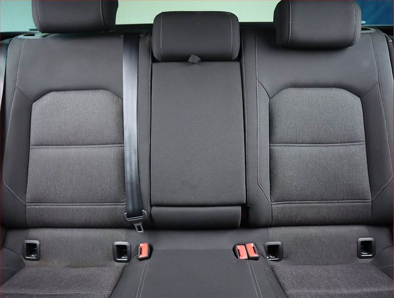 Volkswagen Passat (2015) 2.0 TDI, Automat, Serv.kniha - fotka 10 z 20