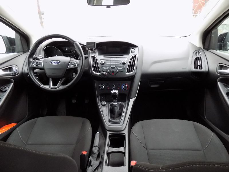 Ford Focus (2017) 1.0/Eco-Boost/Klimatizace/ - fotka 19 z 33
