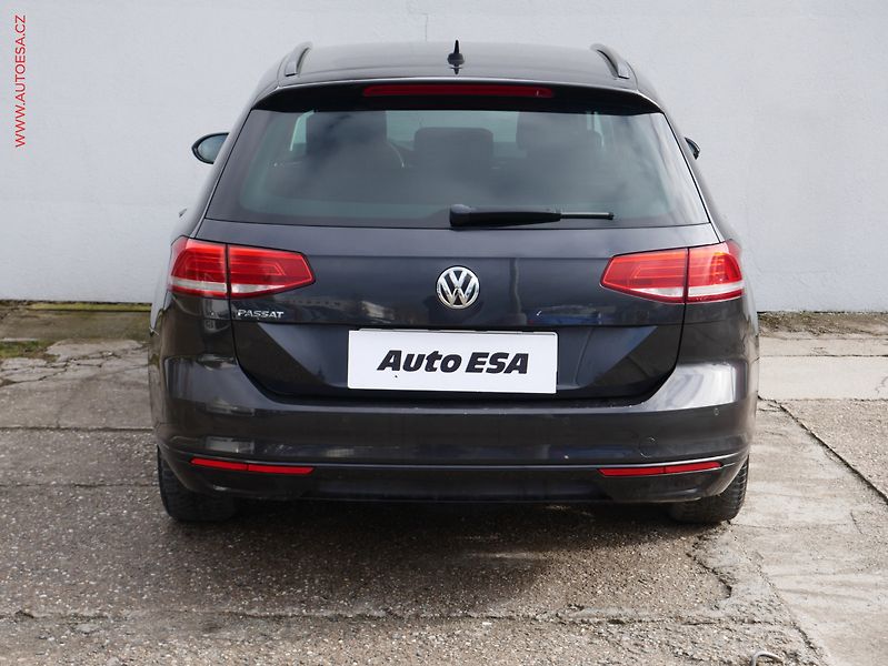 Volkswagen Passat (2017) 1.4 TSi, Comfortline, navi - fotka 5 z 19