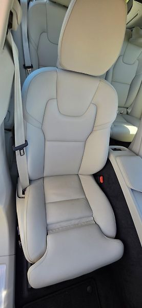 Volvo XC60 (2021) B4 AWD - fotka 26 z 30