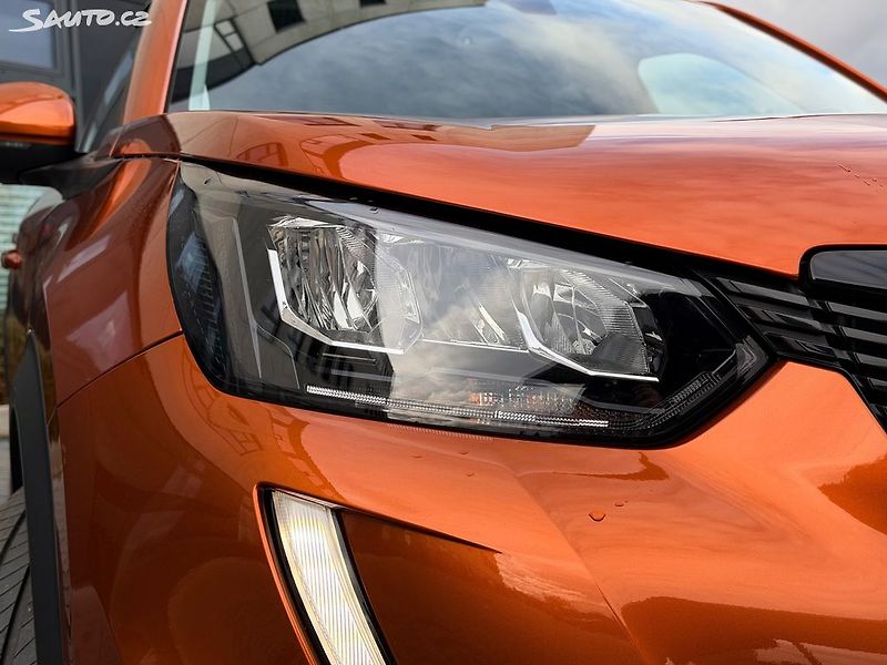 Peugeot 2008 (2020) 1.2 74 kW - fotka 6 z 20
