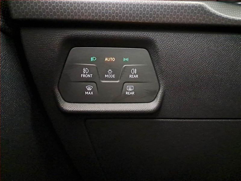 Seat Leon (2022) 1.0 eTSI, Automat, ČR,1.maj - fotka 17 z 18