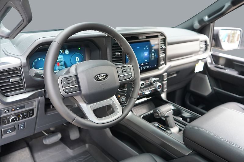 Ford F-150 (2025) Lariat 5,0 298 kW - fotka 9 z 10