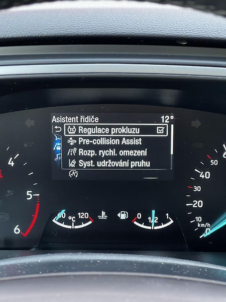Ford Focus 1.5 EcoBlue Titanium X TZ DPH - fotka 17 z 25