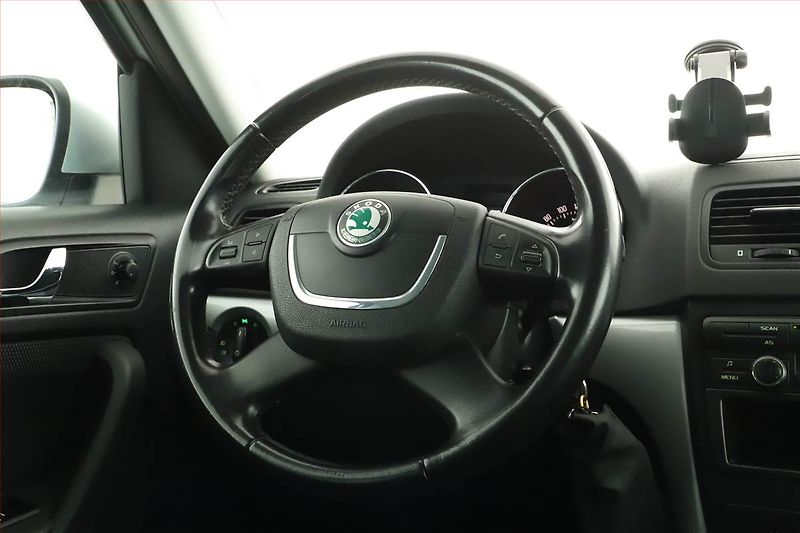 Škoda Yeti (2011) 1.8 TSI, 4X4, Tempomat - fotka 12 z 13