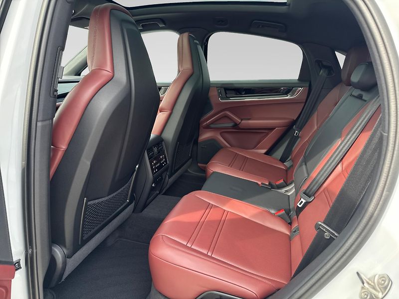 Porsche Cayenne S Coupé - fotka 20 z 30
