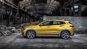 BMW X2.