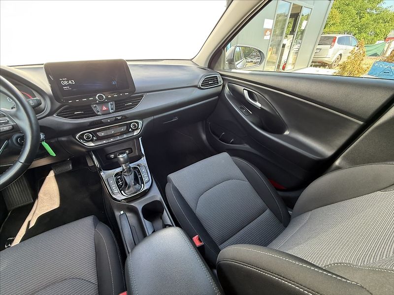 Hyundai i30 1,5 T-GDI 103kW DCT Family - fotka 14 z 24
