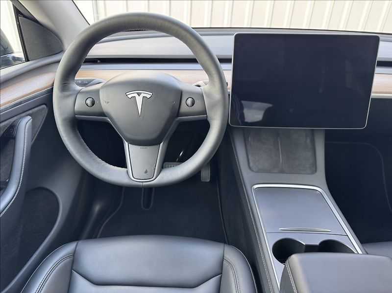 Tesla Model Y 0,0 Long Range 378kW 1.maj DPH - fotka 26 z 50