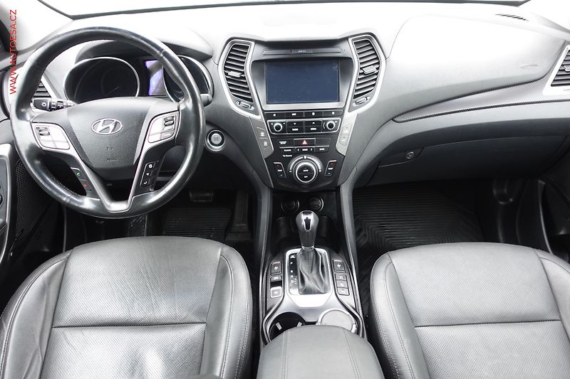 Hyundai Santa Fe (2016) 2.2CRDi 4x4, ČR, Premium, AT - fotka 8 z 26
