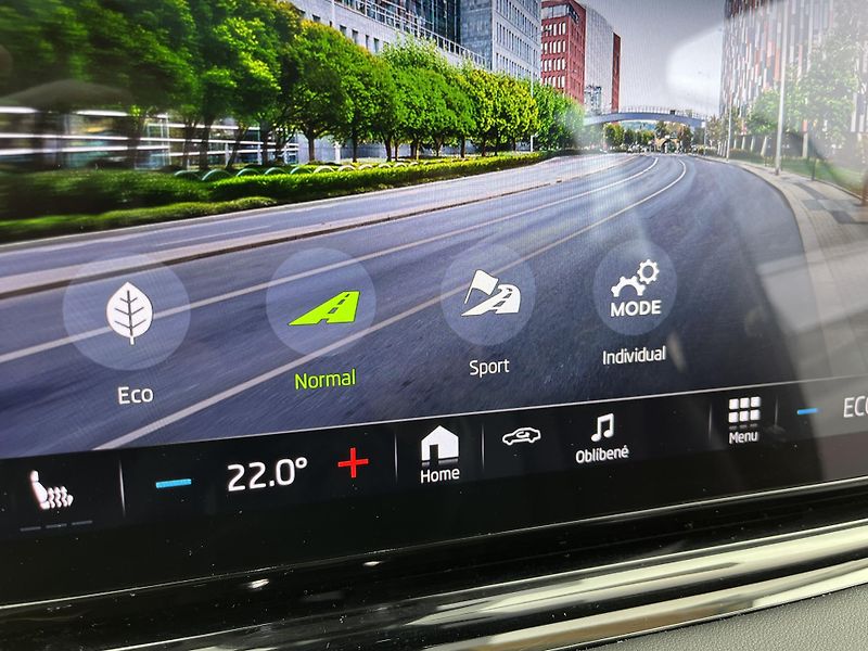 Škoda Enyaq (2021) 80*TEPELKO*TAŽNÉ*MATRIX*HEADUP - fotka 24 z 40