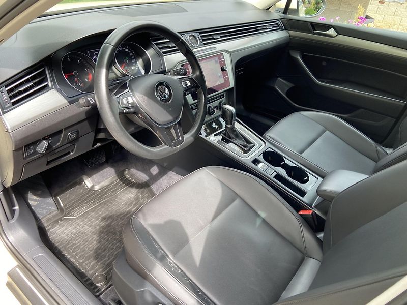 Volkswagen Passat (2017) 2.0Tdi 110kw DSG - fotka 18 z 38