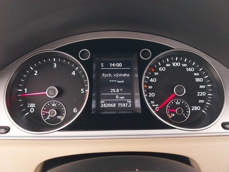 Volkswagen CC (2013) Highline 2.0 TDI, Kůže, Navi - fotka 11 z 29
