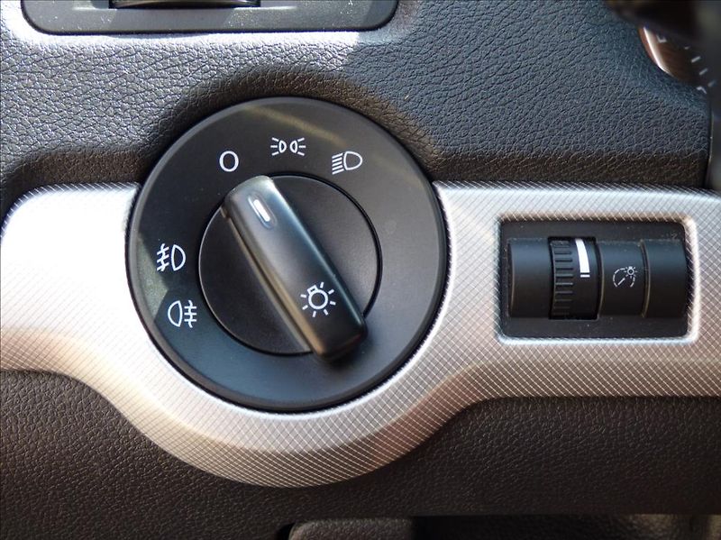 Škoda Octavia 1,6 TDI DSG, Xenon, Digi Klima - fotka 14 z 49
