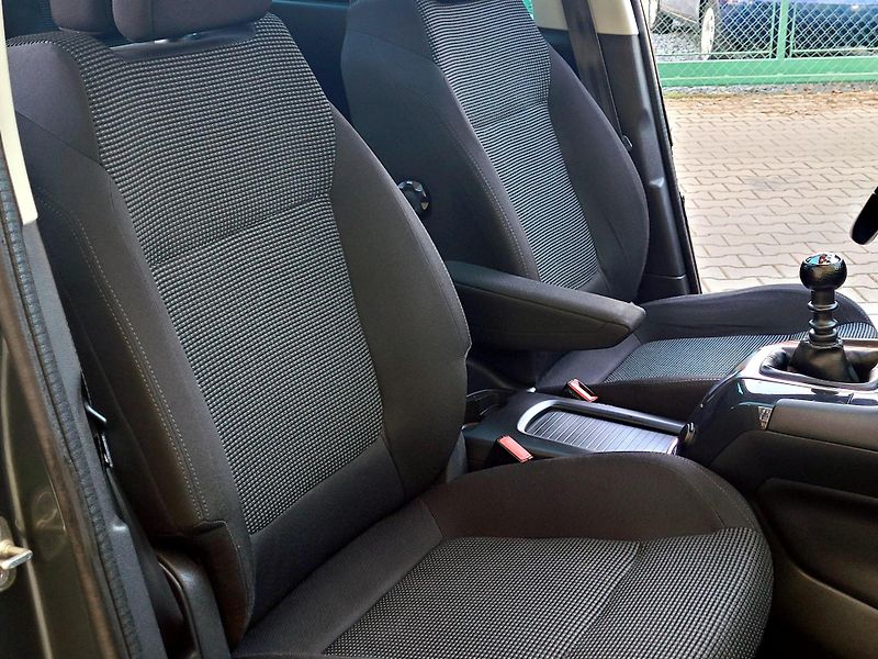 Peugeot 5008 1,6THP SW *DIGIKLIMA* - fotka 31 z 48