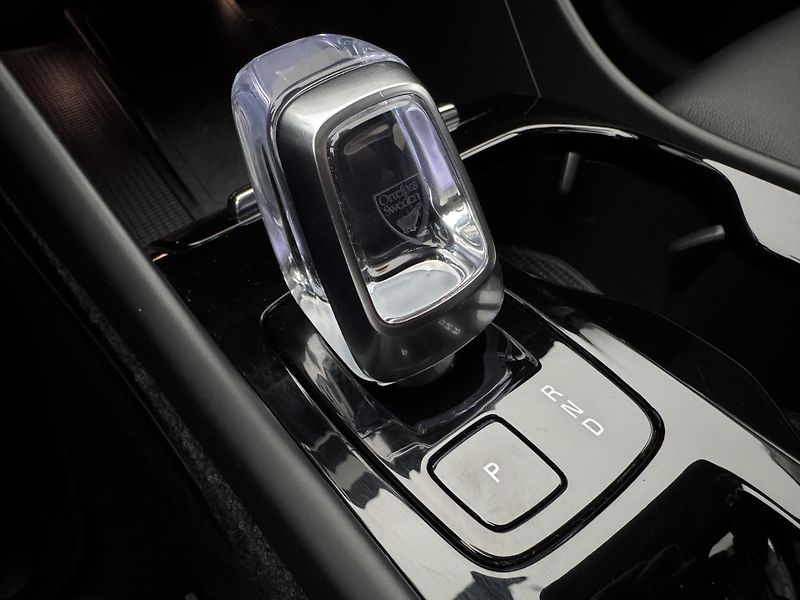 Volvo XC40 B4 AWD ULTIMATE CZ - fotka 29 z 49