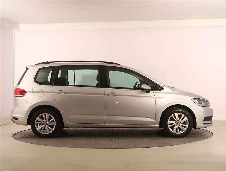 Volkswagen Touran (2022) Comfortline 2.0 TDI - fotka 6 z 20