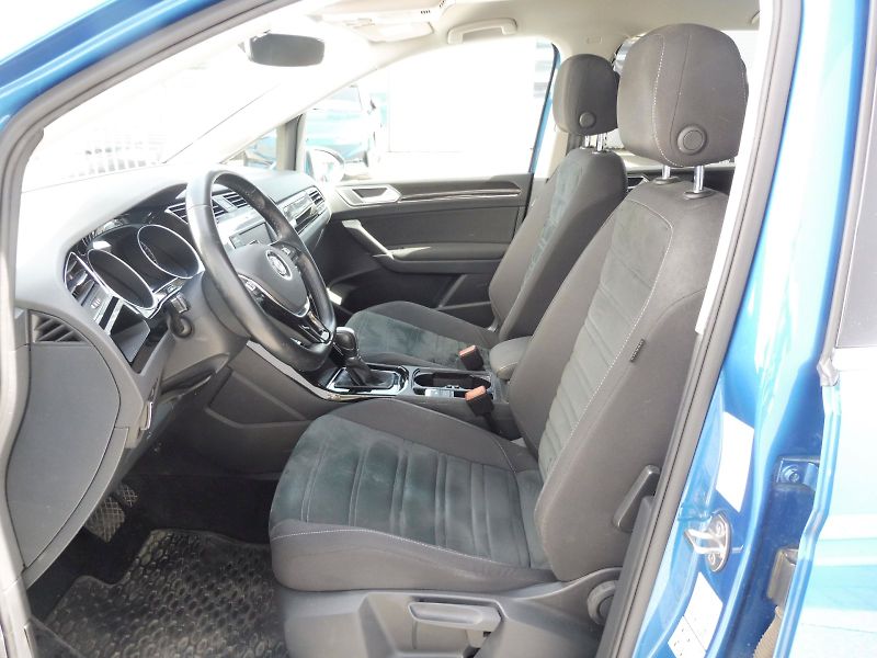 Volkswagen Touran (2016) Highline 1,4 TSI 110kW DSG - fotka 7 z 26
