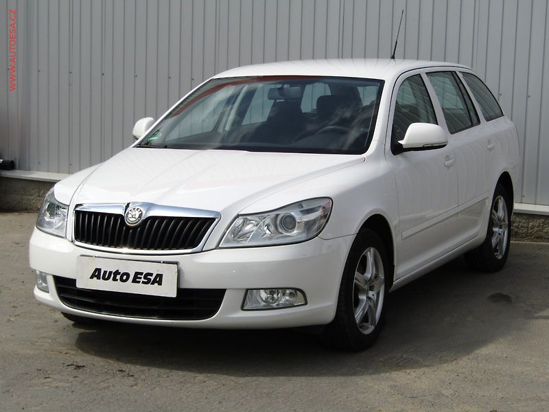 Škoda Octavia (2009) 1.6 MPi, Ambiente, AC - fotka 3 z 13
