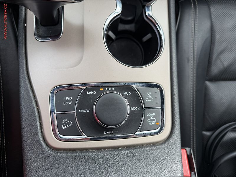 Jeep Grand Cherokee (2016) 3.0 CRD 4x4, AT, bixen, kůže - fotka 18 z 28