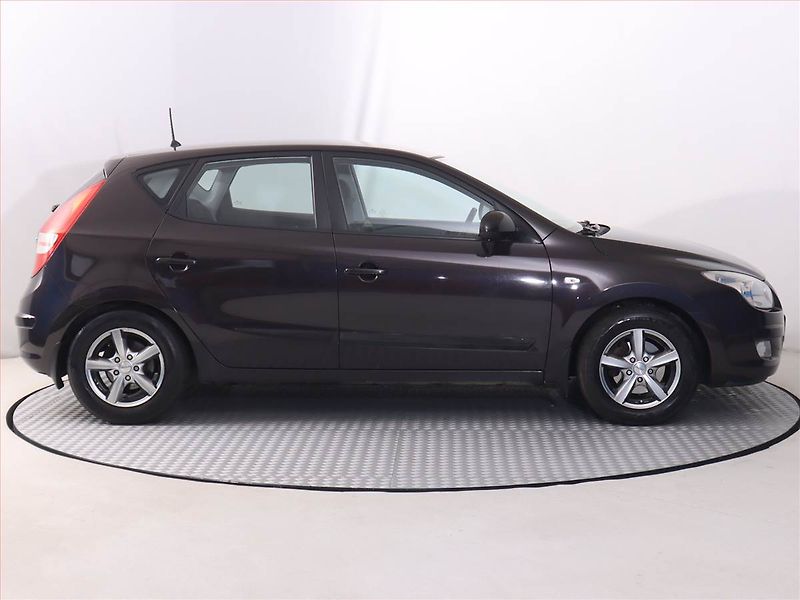 Hyundai i30 (2009) 1.4 CVVT, Serv.kniha - fotka 6 z 14