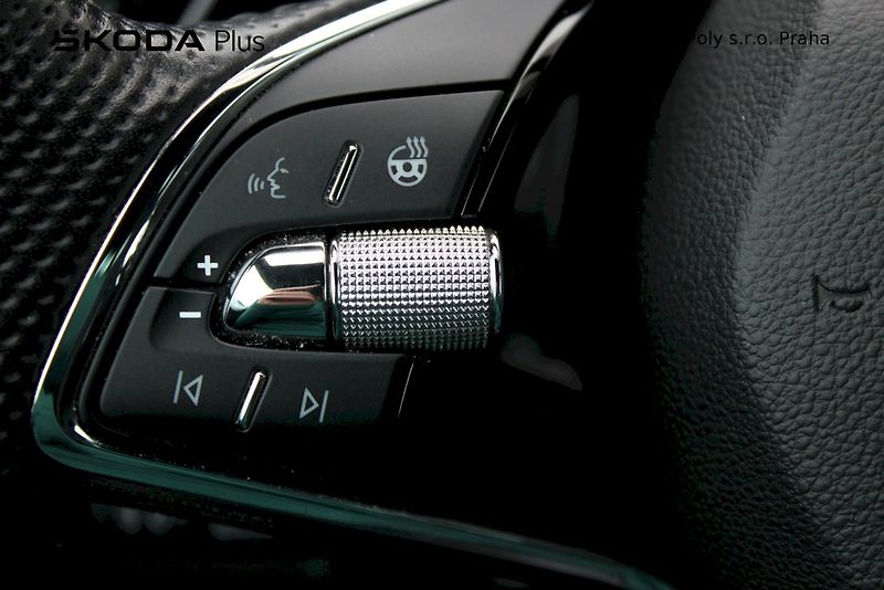 Škoda Karoq (2023) Sportline 1,5 TSI 110kW DSG - fotka 11 z 30