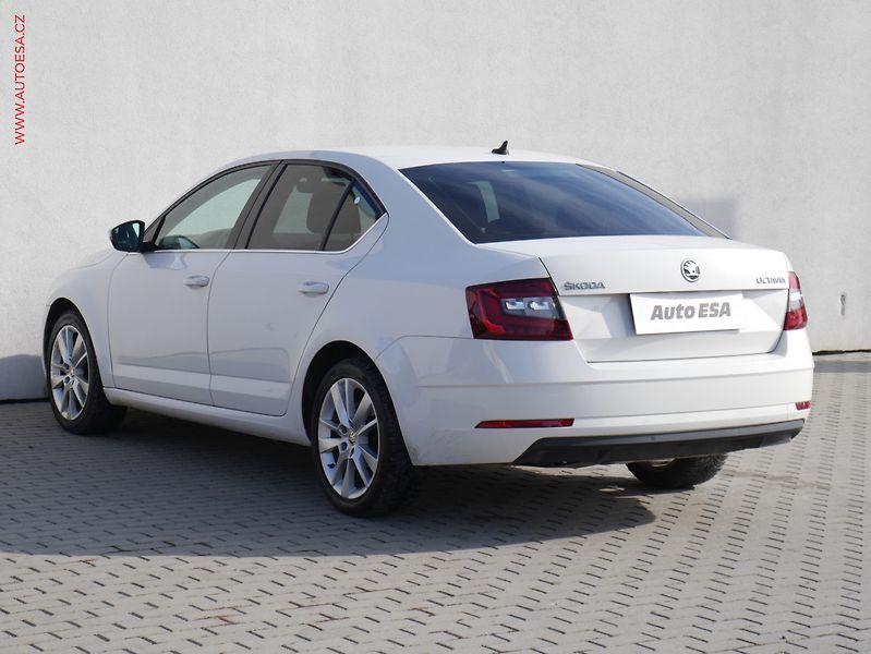 Škoda Octavia (2017) 1.6 TDi, ČR, Style, LED - fotka 6 z 19