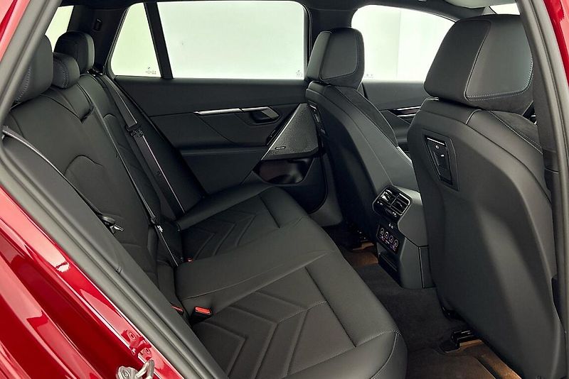 BMW Řada 5 řady 5 | 520d xDrive - fotka 12 z 24